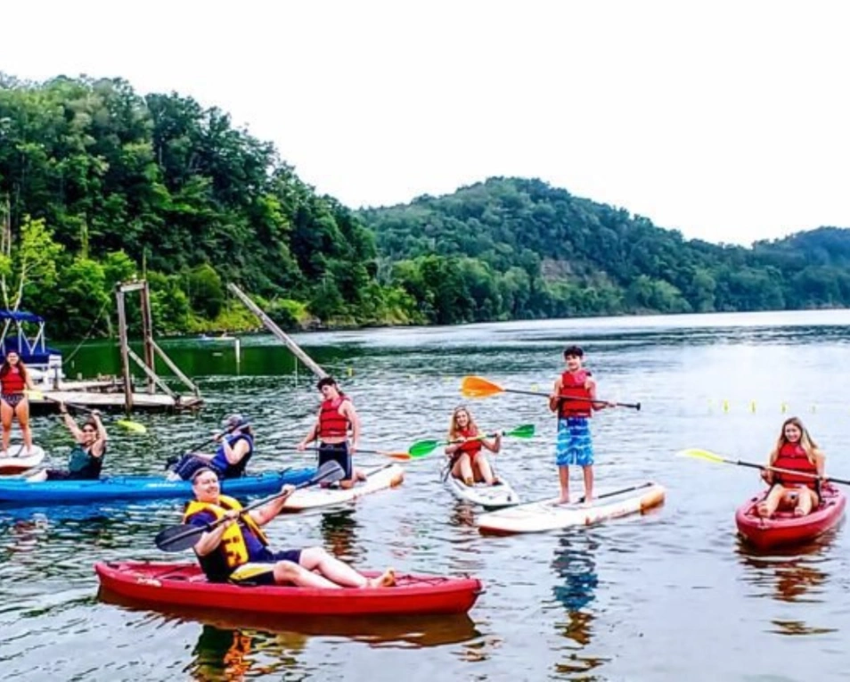 Kayaks-Add1-600x437@2x Kayaks-Add1-600x437@2x